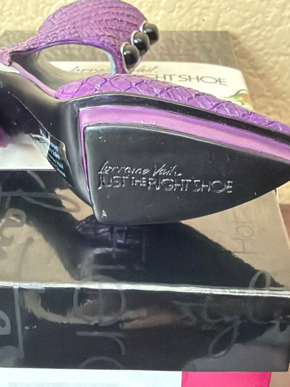 2010 Lorraine Vail Just the Right Shoe "Knockout" Mini Shoe Fig Purple NEW - Picture 9 of 10